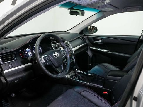 Used 2017 Toyota Camry SE FWD image 14