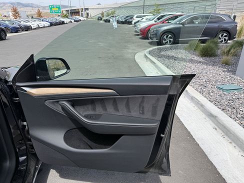 Used 2024 Tesla Model Y Performance AWD/4WD image 22