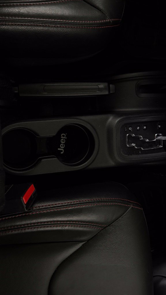 Used 2017 Jeep Wrangler Unlimited Rubicon AWD/4WD image 22