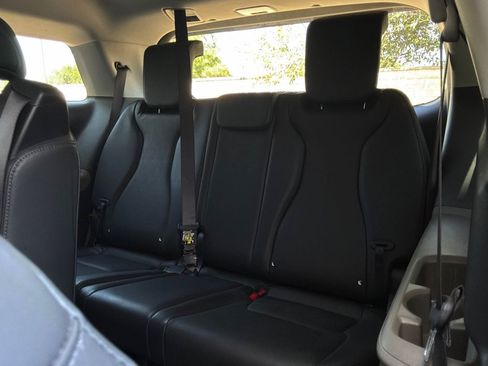Used 2026 Kia Carnival FWD image 12