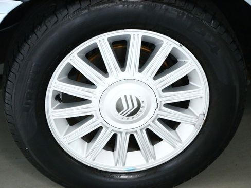 Used 2008 Mercury Grand Marquis LS image 40