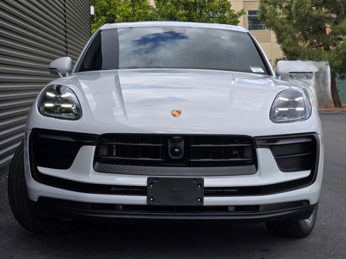 New 2026 Porsche Macan AWD/4WD image 10
