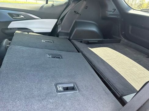 Used 2025 Chevrolet Equinox EV LT FWD image 32