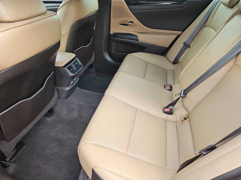 Used 2019 Lexus ES 350 w/ Premium Package FWD image 30