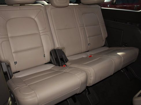 Certified 2023 Lincoln Navigator Reserve AWD/4WD image 21