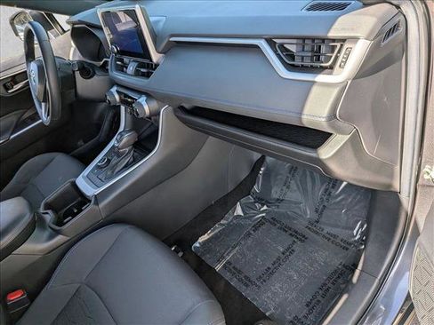 Used 2023 Toyota RAV4 SE image 21