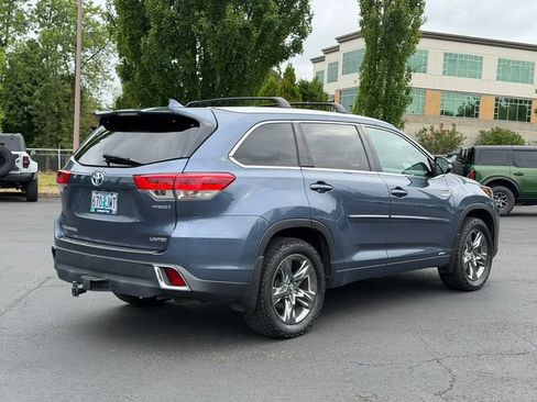 Used 2017 Toyota Highlander Limited Platinum AWD/4WD image 3