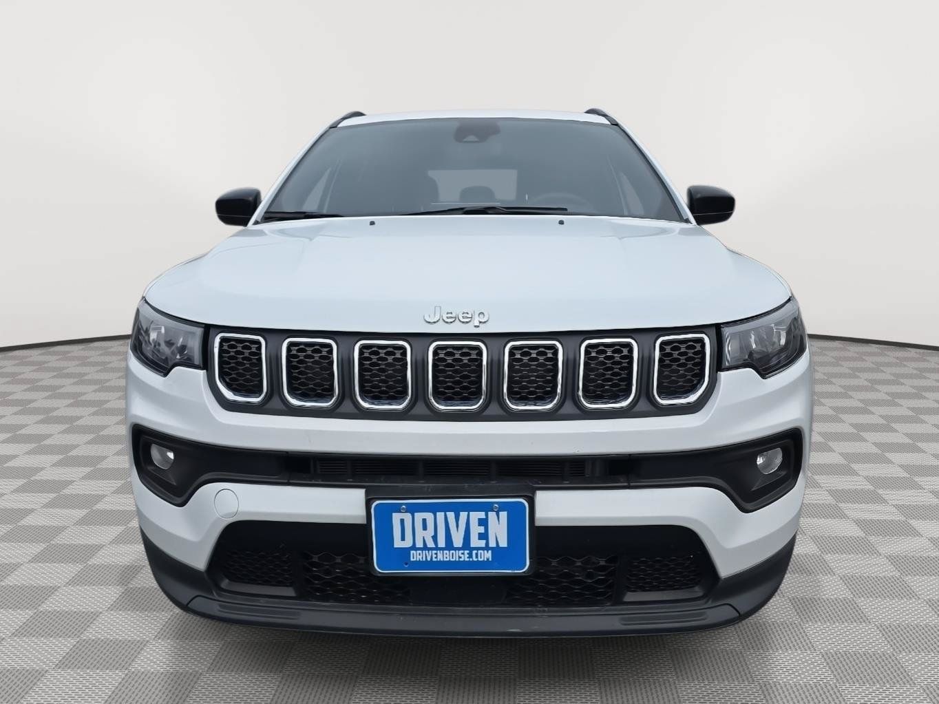 Used 2023 Jeep Compass Latitude AWD/4WD image 2
