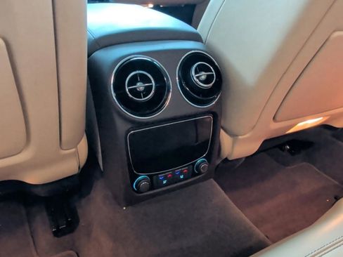 Used 2017 Jaguar XJ R-Sport image 43