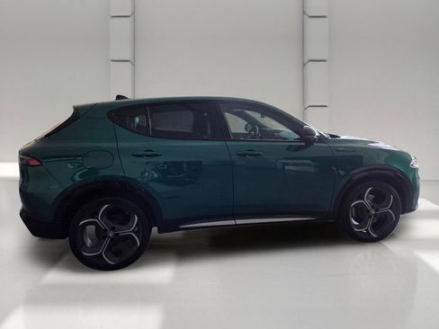 New 2026 Alfa Romeo Tonale w/ Active Assist Package AWD/4WD image 5