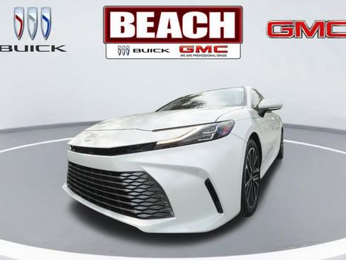 Used 2025 Toyota Camry XLE image 7