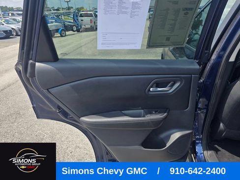 Used 2025 Nissan Rogue SV FWD image 34