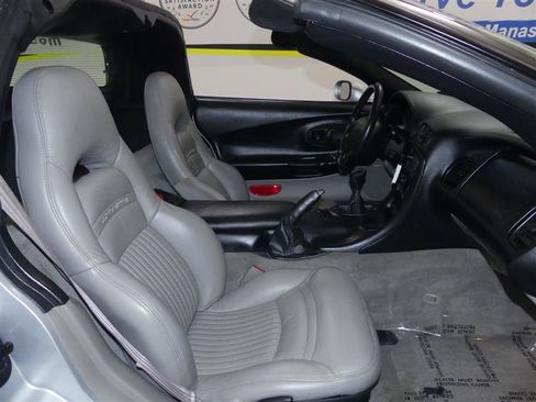 Used 1999 Chevrolet Corvette Coupe w/ Memory Pkg RWD image 9