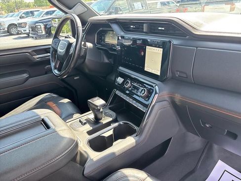 Used 2022 GMC Sierra 1500 AT4 AWD/4WD image 13