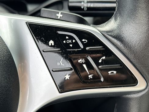 Used 2024 Mercedes-Benz GLC 300 image 23