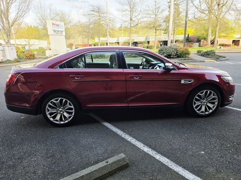 Used 2014 Ford Taurus Limited image 6