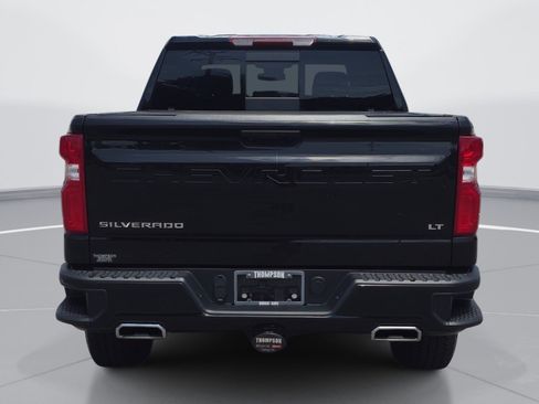 Used 2025 Chevrolet Silverado 1500 LT Trail Boss w/ Convenience Package II AWD/4WD image 4