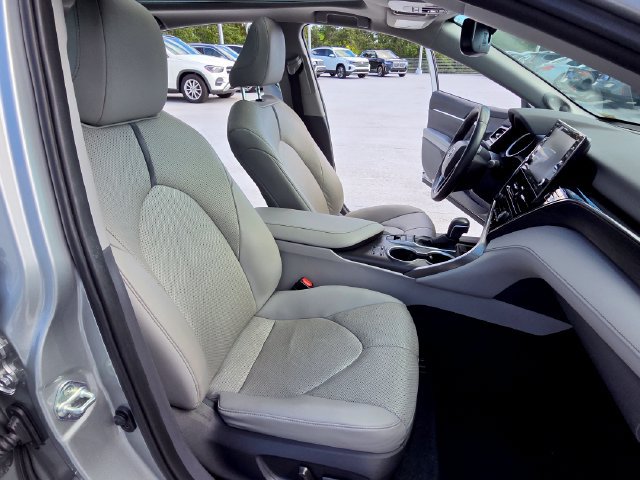 Used 2022 Toyota Camry XLE FWD image 26