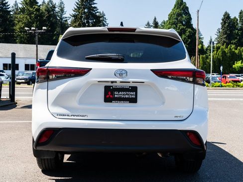 Used 2023 Toyota Highlander L image 5