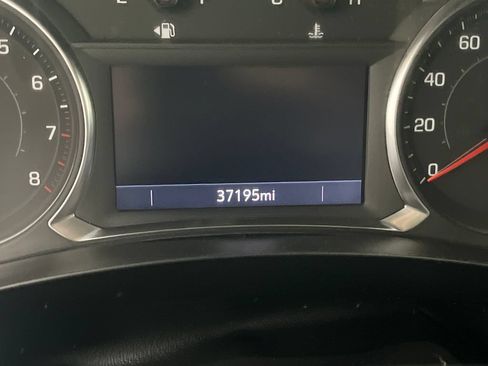 Used 2023 Chevrolet Traverse LT FWD image 18
