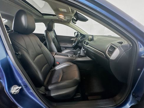 Used 2018 MAZDA MAZDA3 Touring image 31