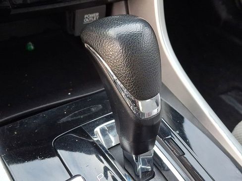 Used 2017 Honda Accord EX image 13