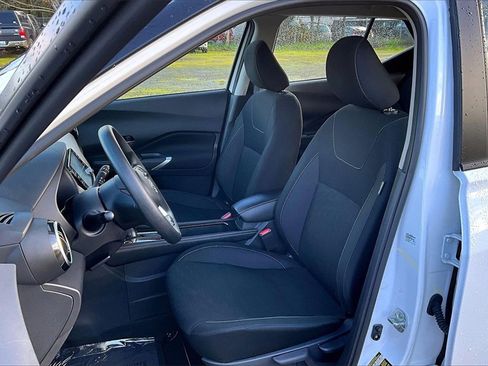 Used 2024 Nissan Kicks SV image 9