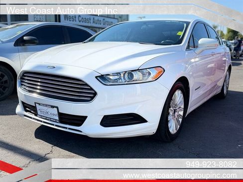 Used 2016 Ford Fusion SE FWD image 1