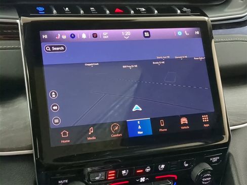 Used 2023 Jeep Grand Cherokee w/ Luxury Tech Group II image 29