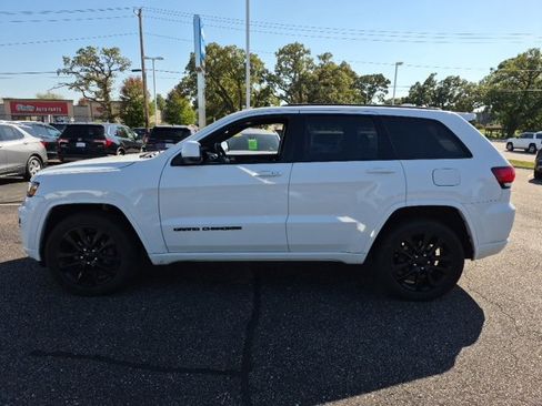 Used 2018 Jeep Grand Cherokee Altitude image 8