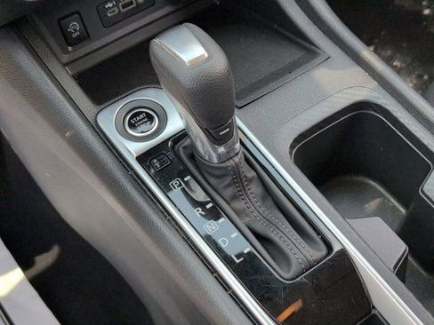 Used 2025 Nissan Sentra SV FWD image 19