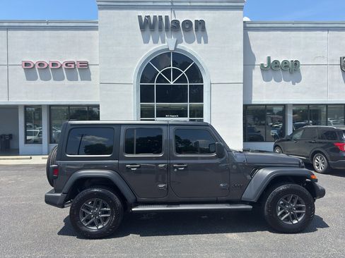 Used 2024 Jeep Wrangler Sport S image 1