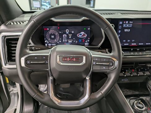 Used 2024 GMC Canyon Elevation image 20