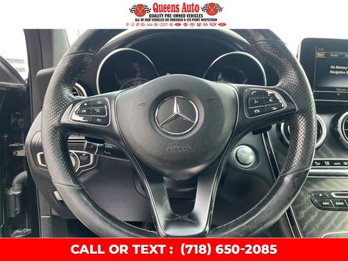 Used 2019 Mercedes-Benz GLC 300 4MATIC w/ Premium Package image 19