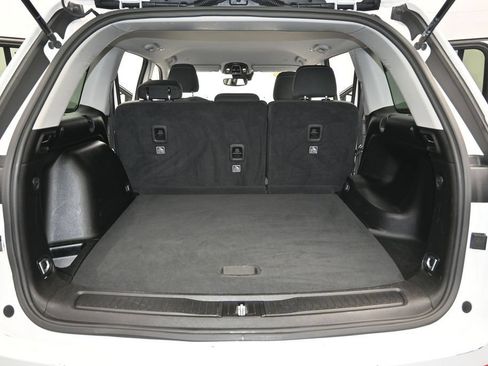 Used 2023 Jeep Grand Cherokee Laredo RWD image 11