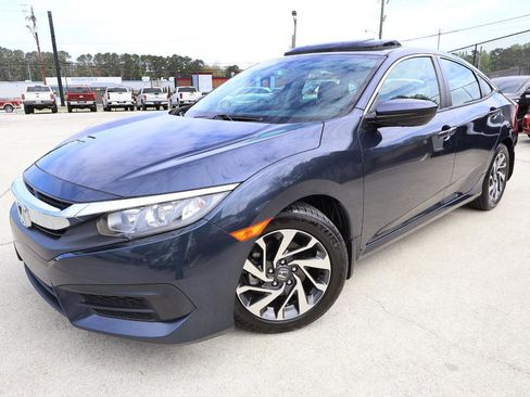 Used 2017 Honda Civic EX image 2