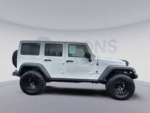 Used 2013 Jeep Wrangler Unlimited Sahara image 8