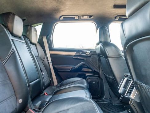Used 2018 Porsche Cayenne GTS image 42