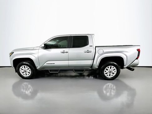 Certified 2026 Toyota Tacoma SR5 AWD/4WD image 8