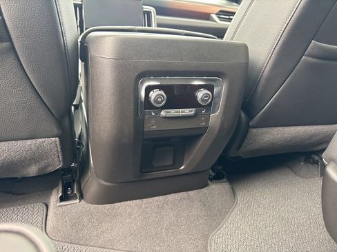 Used 2026 GMC Yukon Denali w/ Sun & Power Step Package AWD/4WD image 40