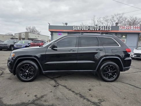 Used 2014 Jeep Grand Cherokee Laredo w/ 18" Wheel & 8.4" Radio Group image 3