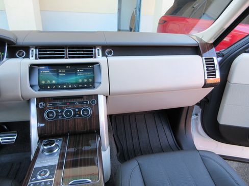 Used 2017 Land Rover Range Rover Supercharged image 49