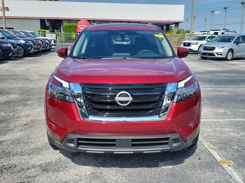 Certified 2024 Nissan Pathfinder SV w/ SV Premium Package FWD image 2