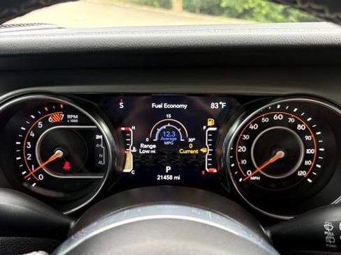 Used 2023 Jeep Wrangler Unlimited Sahara AWD/4WD image 15