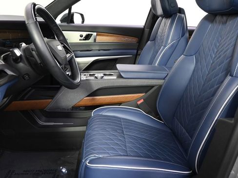 Certified 2026 Cadillac Vistiq Premium Luxury image 13