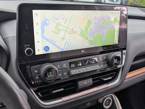 Used 2025 Toyota Grand Highlander AWD image 28