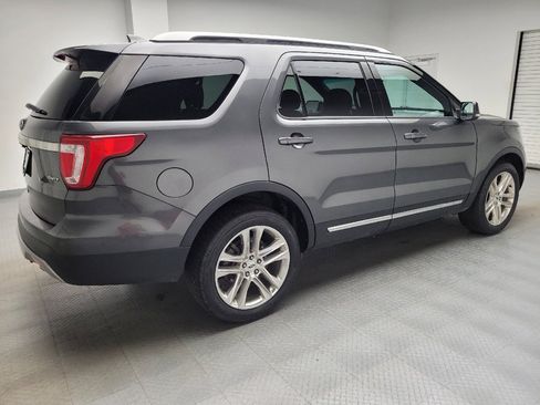 Used 2016 Ford Explorer XLT w/ Equipment Group 202A AWD/4WD image 10