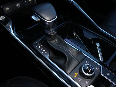 Used 2023 Kia Sorento SX image 18