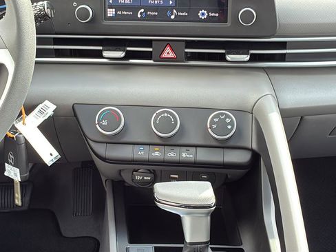 New 2026 Hyundai Elantra SE FWD image 20