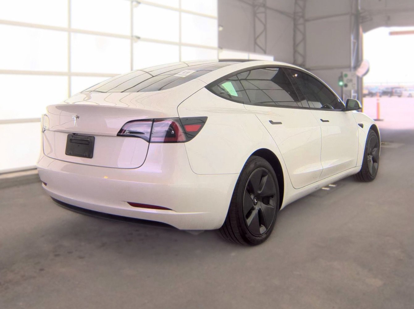 Used 2023 Tesla Model 3 Standard Range RWD image 4